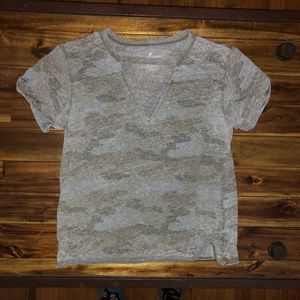 American Eagle Medium top